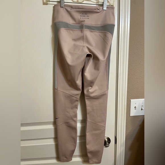 NWOT Nike Women's Light Pink and White Leggings - Picture 7 of 9
